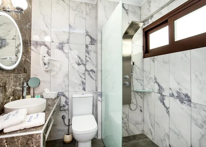 호텔 Ermioni Elegance 리메나리아